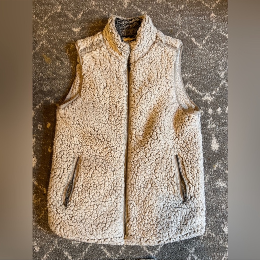 Super Cozy Sherpa Vest size medium!